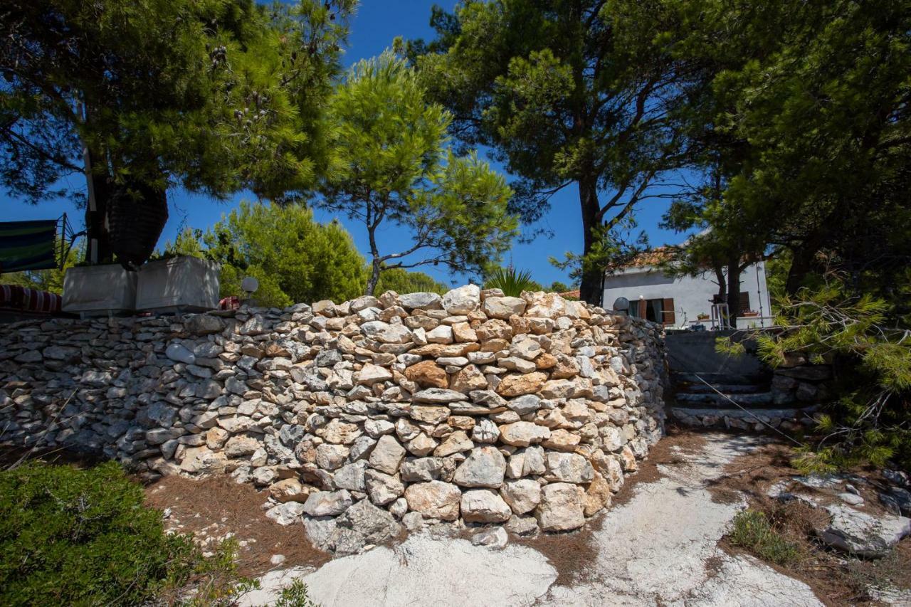 Villa Obiteljska Kuca Za Odmor Futura à Milna  Extérieur photo